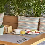 Hotel The Moods Oasis
